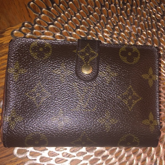 Authentic Louis Vuitton Kisslock Wallet - Picture 2 of 8